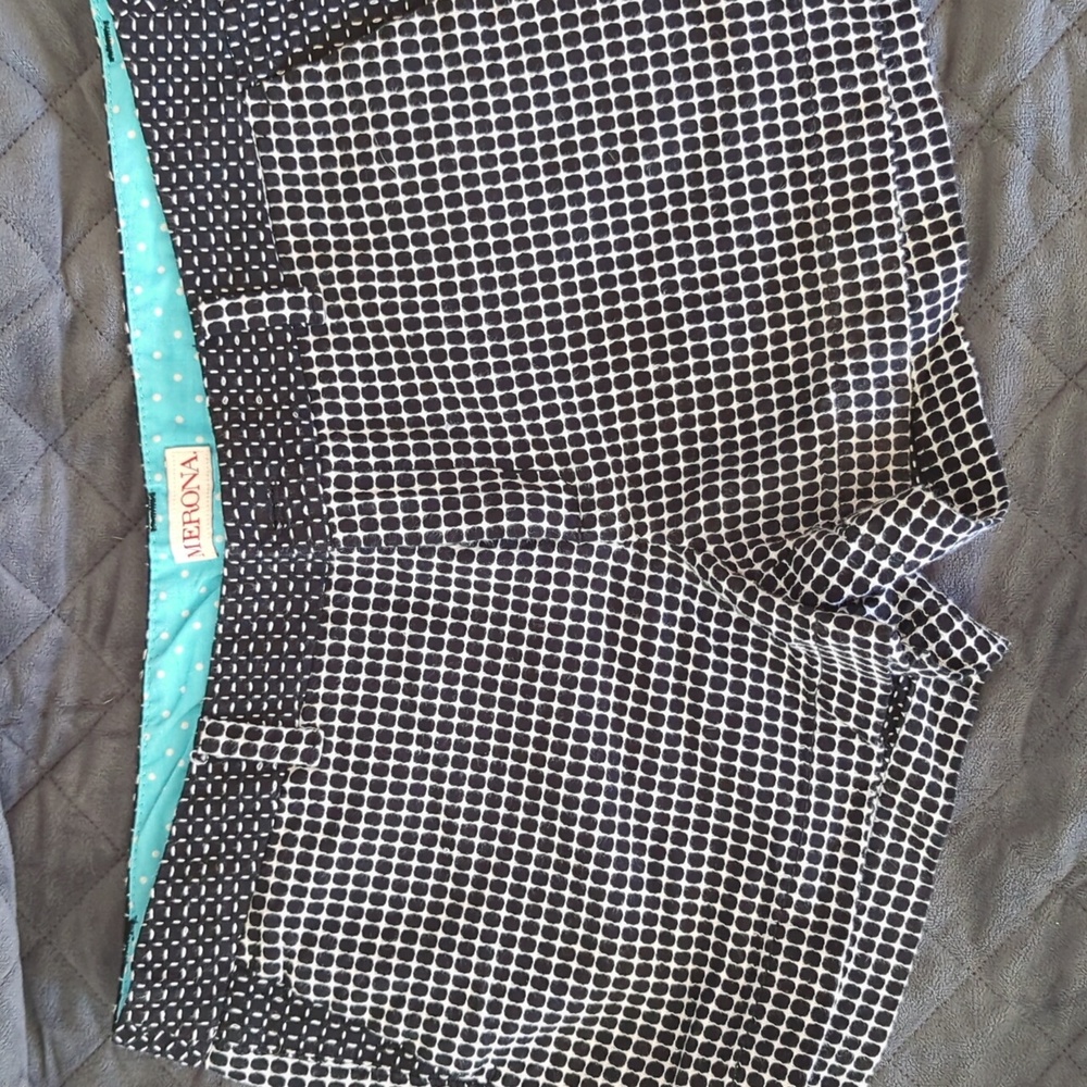 Black and white shorts, size 6